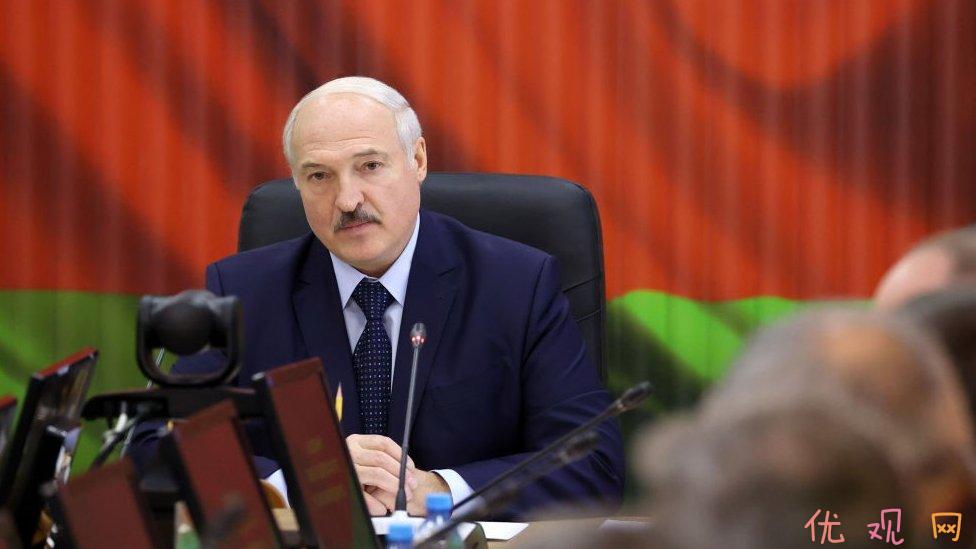 President Alexander Lukashenko holds a meeting in the Strategic Management Centre of the Belarusian Defence Ministry